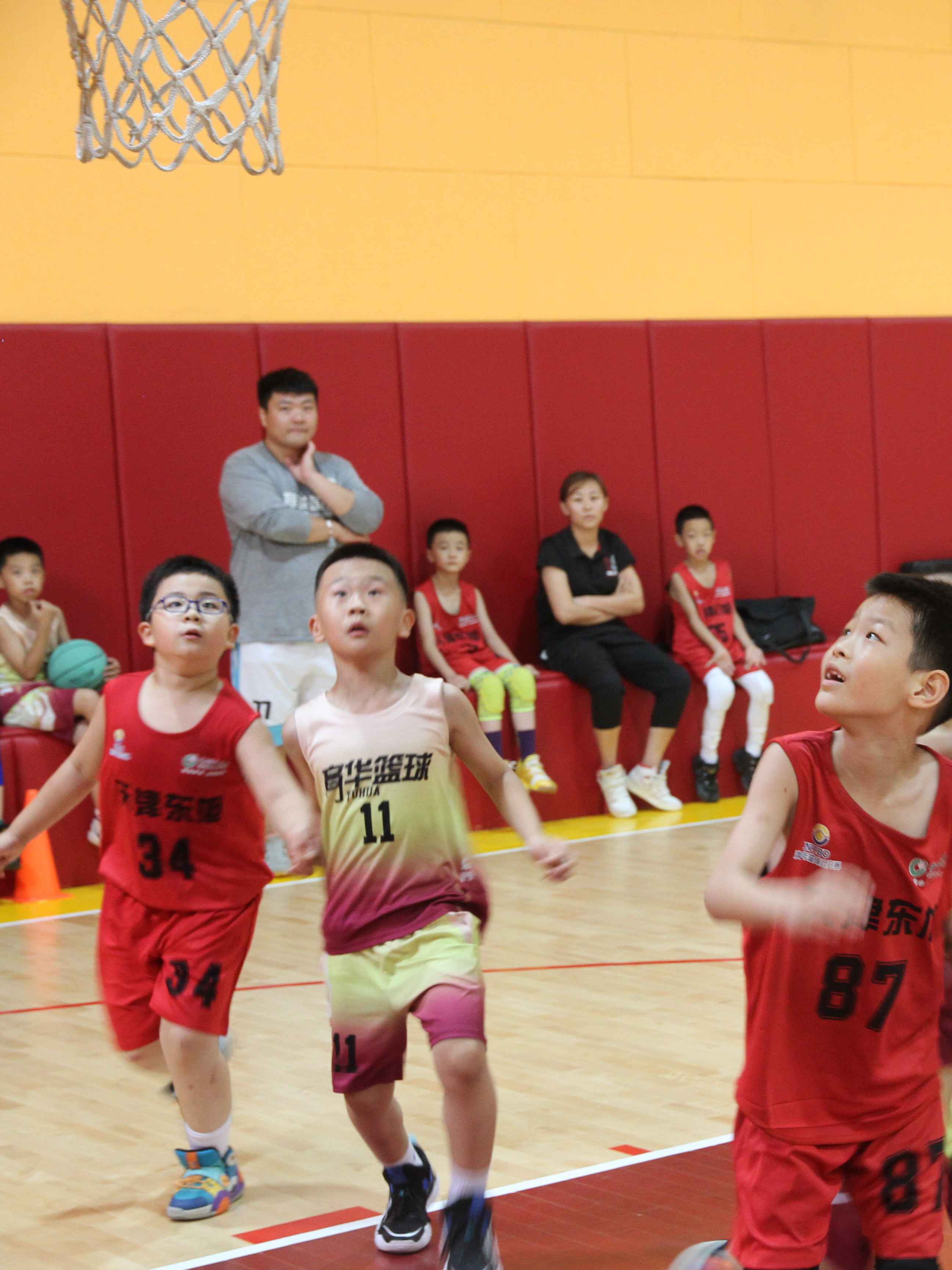 联盟举办篮球进校园活动，营养健康宣传