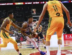  字母哥赛后谦逊发言登热搜，明尼苏达森林狼惊险金州勇士引发热议